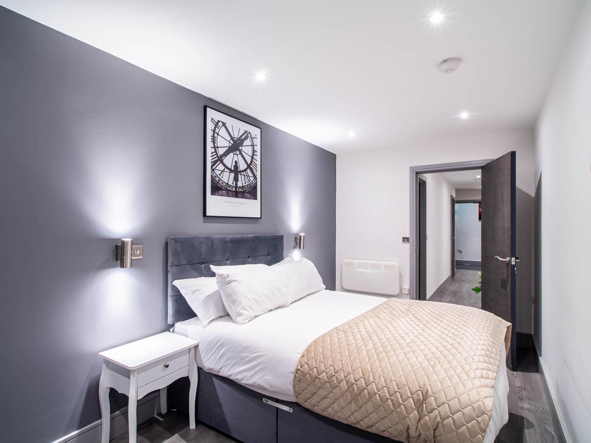 Bolton Road - Ideal In Bradford Apartment *